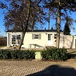 17e Straatje Chalet