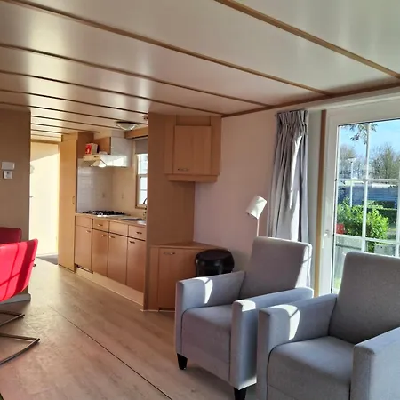 17e Straatje Chalet *