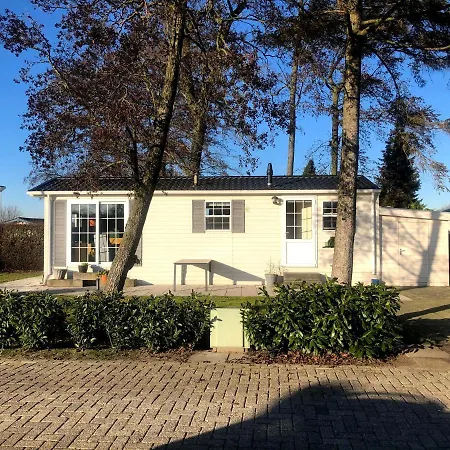 17e Straatje Chalet