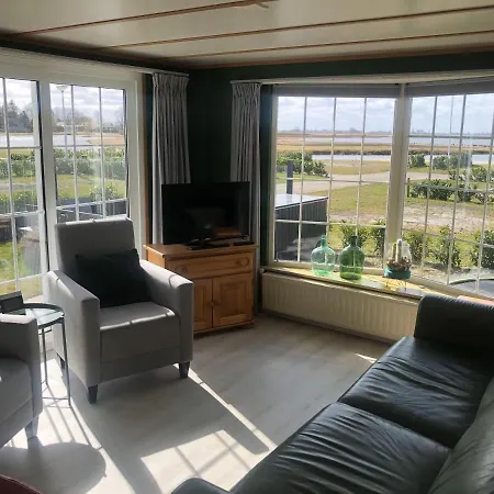 Chalet 17e Straatje *